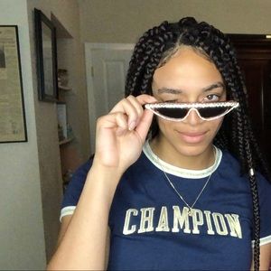 Meet your Posher, Ajeé